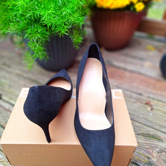 NEW Black kitten heels Size 10 Traditional Black Heel! - Picture 3 of 4